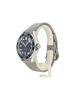 Omega Seamaster Diver 300M Co-Axial Master Chronometer James Bond 60th Anniversary 42 2025 B+P |