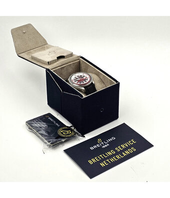 Breitling Superocean Automatic 44 NEW BREITLING SERVICE - 2023 box + papers | steel black