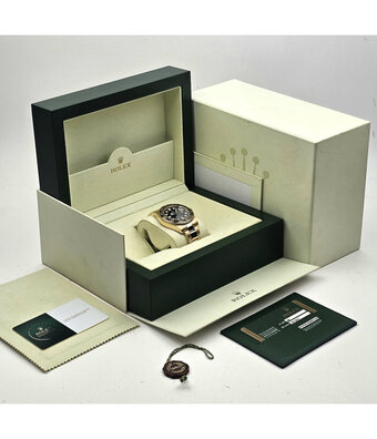 Rolex GMT-Master II 40 NEW ROLEX SERVICE 2007 B+P | yellow gold black Oyster