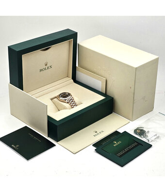 Rolex Day-Date 36 2021 box + papers | rose gold brown Ombre baguette President