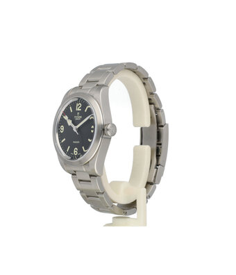 Tudor Ranger  39 2022 box + papers | steel black domed canvas