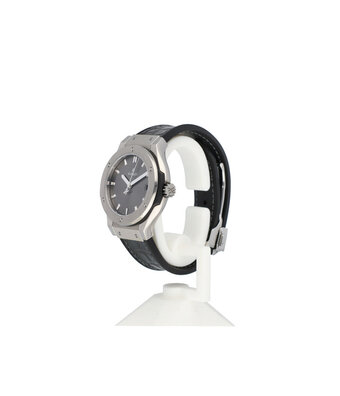Hublot Classic Fusion Titanium 33 titanium grey box rubber / leather 2023 box + e-warranty