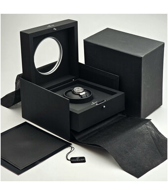 Hublot Classic Fusion Titanium 33 2023 box + papers | titanium grey box rubber / leather