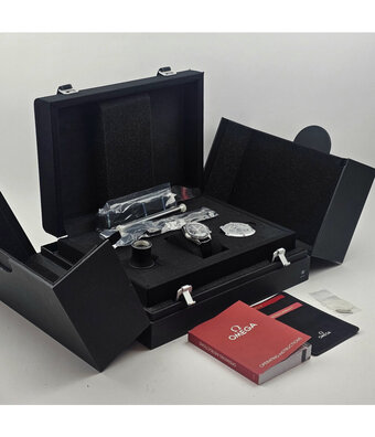 Omega Speedmaster Moonwatch Professional Chronograph 42 2015 B+P | steel black Hesalite