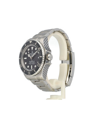 Rolex Sea-Dweller  44 NEW ROLEX SERVICE | 2018 box + papers steel black