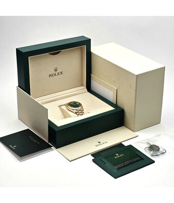 Rolex Day-Date 40 - flat green 2024 box + papers | yellow gold money President