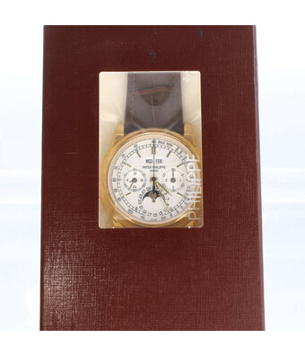Patek Philippe Perpetual Calendar Chrono   yellow gold UNWORN - DOUBLE SEALED 2009 box + papers