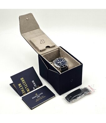 Breitling Superocean Heritage Automatic 42 NEW BREITLING SERVICE - 2023 B+P | black rubber