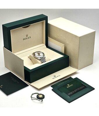 Rolex Datejust 41 - 2024 box + papers | silver index domed Jubilee