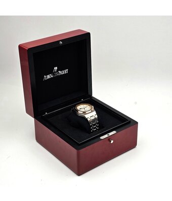 Audemars Piguet Royal Oak  37 steel / gold pride of china limited + box