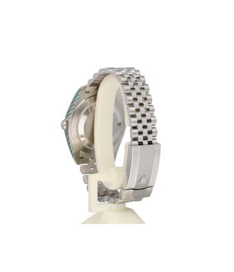 Rolex Datejust 41 - 2025 box + papers | steel white domed Jubilee