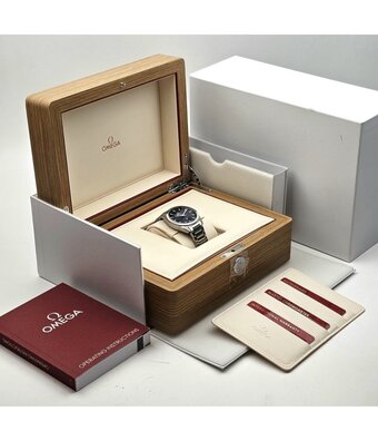 Omega Constellation  39 - 2023 box + papers | steel blue