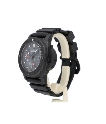 Panerai Luminor Submersible Luna Rossa Limited Edition 36th America's Cup  47 carbon black rubber