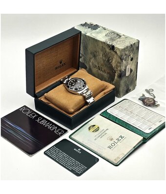 Rolex Submariner Date 40 1984 box + papers | steel black matte tritium