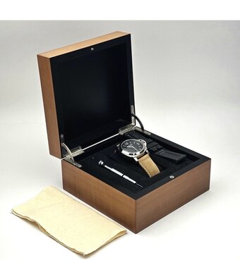 Panerai Luminor Base Acciaio 44 steel black leather + box