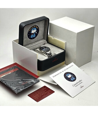 Omega Speedmaster Moonwatch Professional Snoopy 40 OPEN DATE - box + papers | steel Snoopy