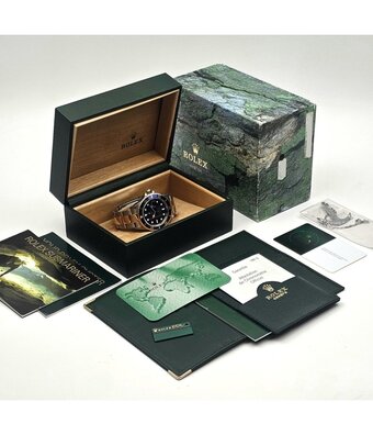 Rolex Submariner Date 40 NEW ROLEX SERVICE - 2003 B+P | steel - yellow gold blue - bluesy
