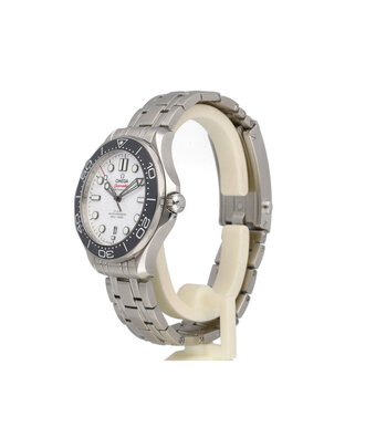 Omega Seamaster Diver 300M Co-Axial Master Chronometer 42 - 2020 box + papers | white steel