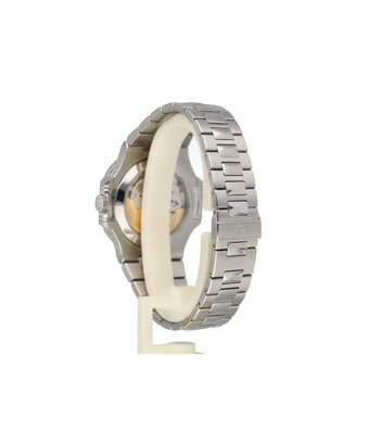 Patek Philippe Nautilus Annual Calendar  - 2015 B+P | Annual Calendar white from