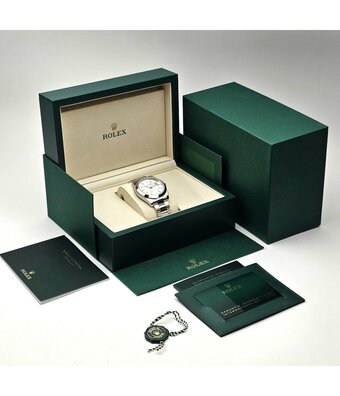 Rolex Datejust 41 - 2026 box + papers | steel silver domed Oyster