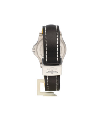 Breitling Avenger Automatic 43 - 2021 box + papers | steel black leather