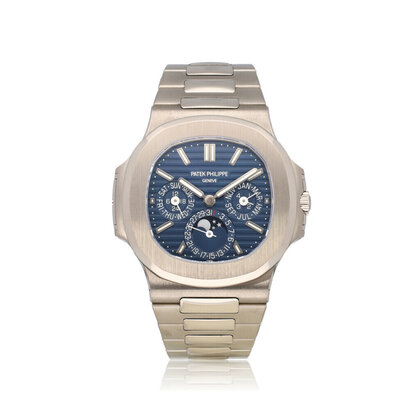 Nautilus Perpetual Calendar 40 2019 winder + papers | white gold blue moonphase
