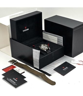 Tudor Black Bay 41 S and G 41 steel - yellow gold  black 2017 box + papers
