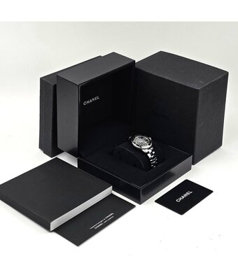 CHANEL J12 Black Classic 33 - 2020 box + papers | ceramic black