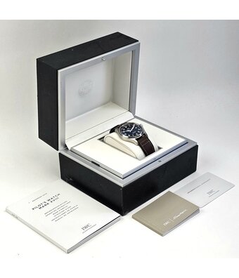 IWC Pilot's Watch  40 NEW IWC STRAP -  2017 box + papers | steel blue