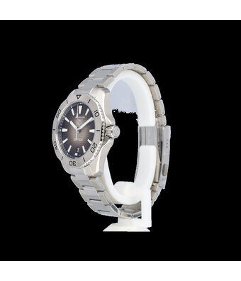 TAG Heuer Aquaracer Professional 200 40 steel black 2025 box + papers