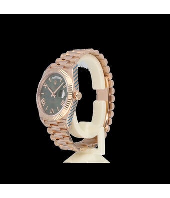Rolex Day-Date 40 NEW ROLEX SERVICE - 2016 box + papers | rose gold olive / money green Presiden