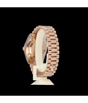 Rolex Day-Date 40 NEW ROLEX SERVICE - 2016 box + papers | rose gold olive / money green Presiden