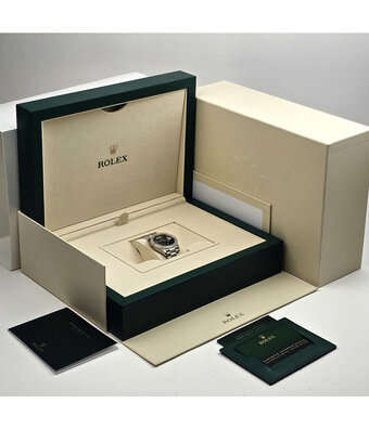 Rolex Day-Date 36 36 white gold silver dial factory diamond bezel President