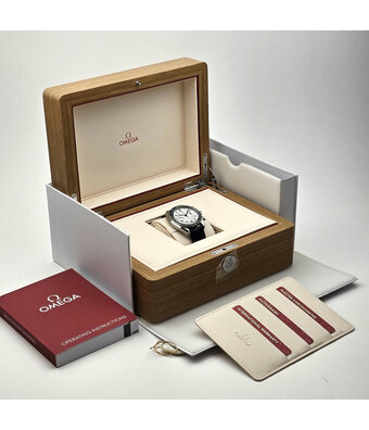 Omega Speedmaster Chronoscope 43