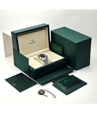Rolex Datejust 41 - 2025 box + papers | steel blue domed Jubilee