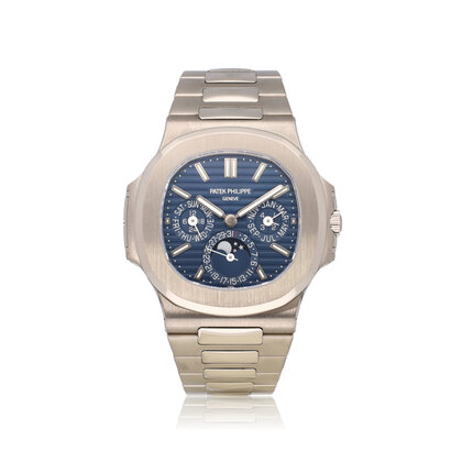 Nautilus Perpetual Calendar 40 2019 winder + papers | white gold blue moonphase