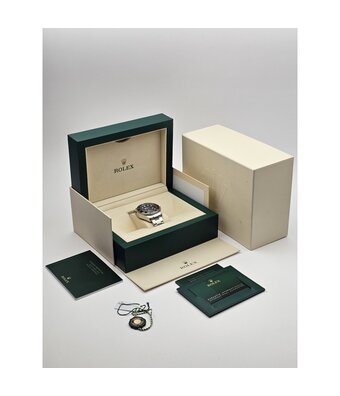 Rolex Sea-Dweller  44 - 2022 box + papers | steel black dial Oyster