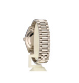 Rolex Day-Date 40 - 2023 box + papers | white gold President green / olive / money