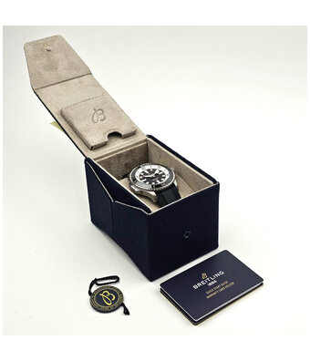 Breitling Superocean Automatic 46 NEW - UNWORN 2026 box + papers | black rubber