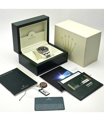 Rolex Submariner Date 40 -  2011 box + papers | steel black ceramic Oyster