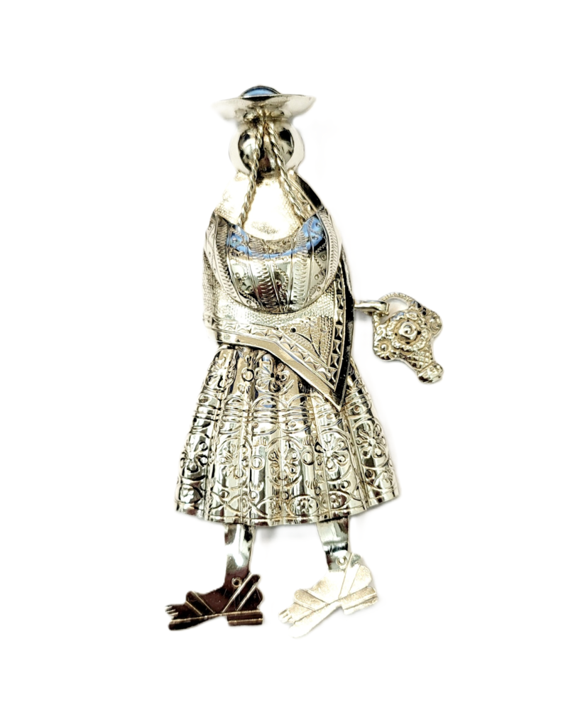 Occasions by Marleen Occasions by Marleen - Laag gehalte 800/000 broche - Vrouwtje met bloemenmand