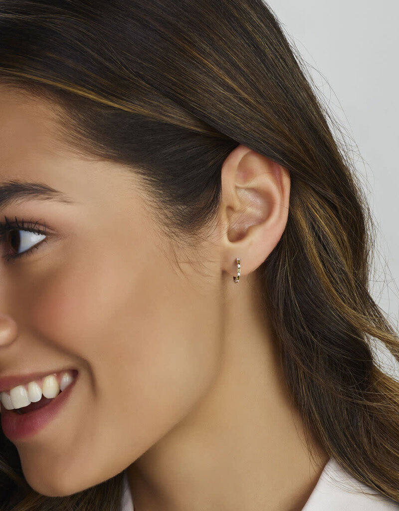 Zilveren oorringen - Gerhodineerd - Blanke/groene Zirkonia