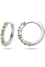Zilveren oorringen - Gerhodineerd - Blanke/groene Zirkonia