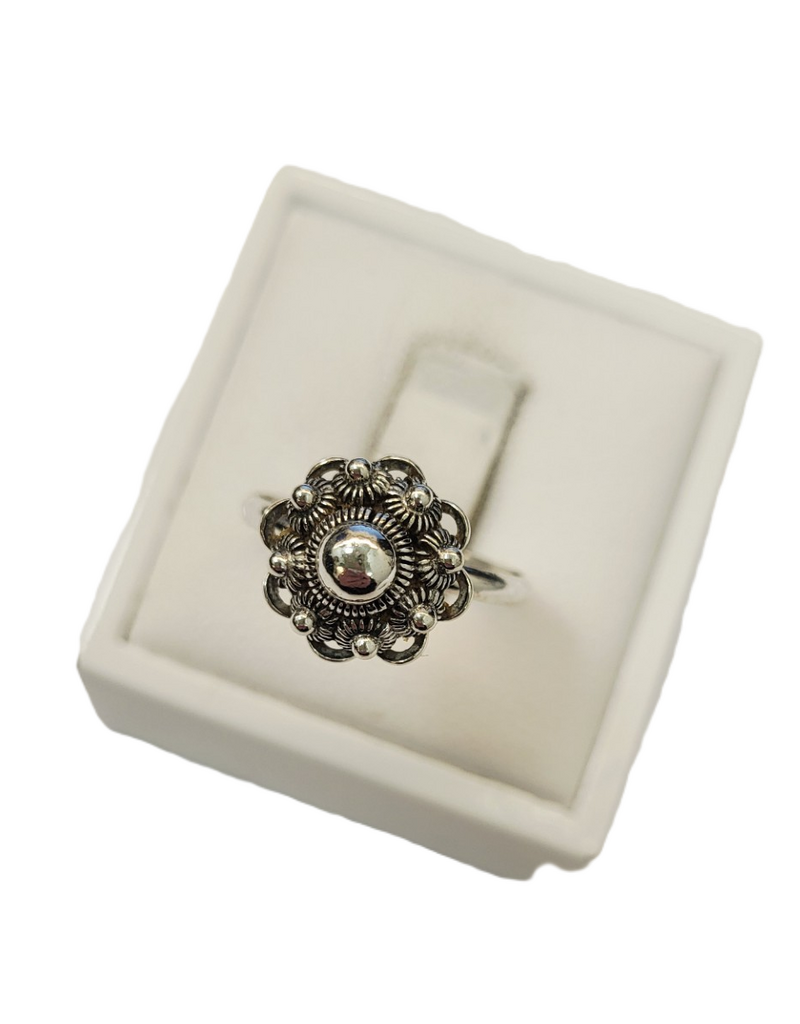 Occasions by Marleen Occasions by Marleen - Zilveren ring - Zeeuws - Maat 18