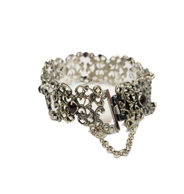 Occasions by Marleen Occasions by Marleen - Zilveren armband - Oxide - Opengewerkt - Granaat - Bakslot - 18 cm