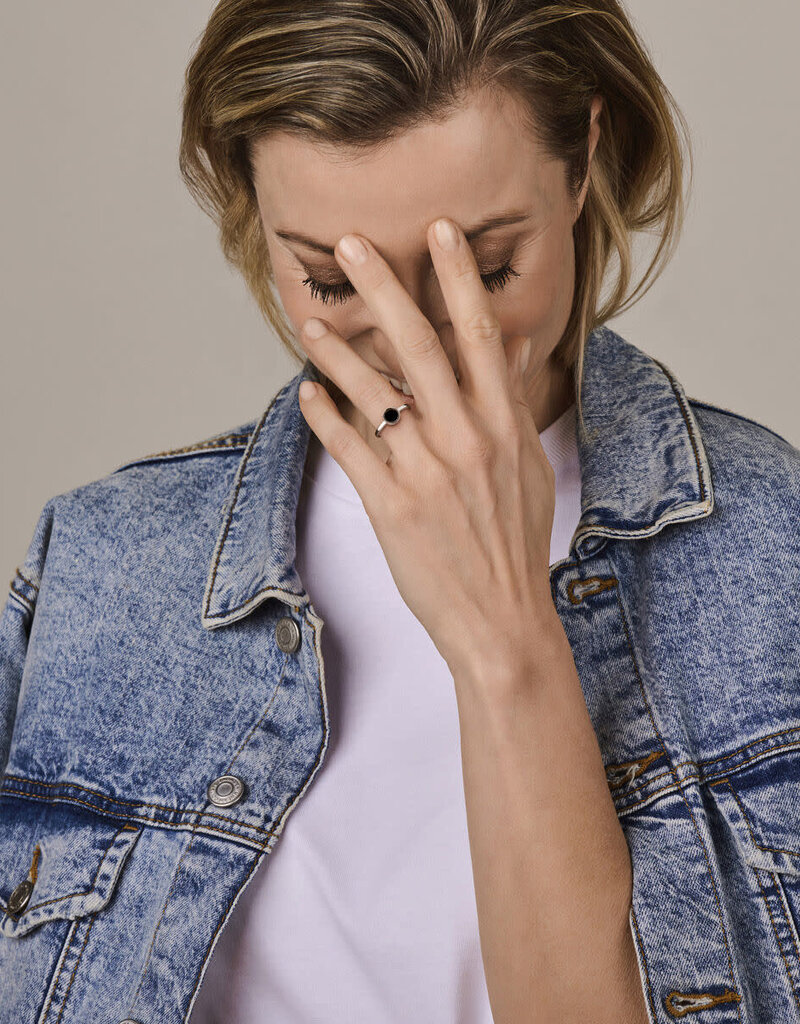 Zilveren ring - Gerhodineerd - Onyx - Maat 17.75