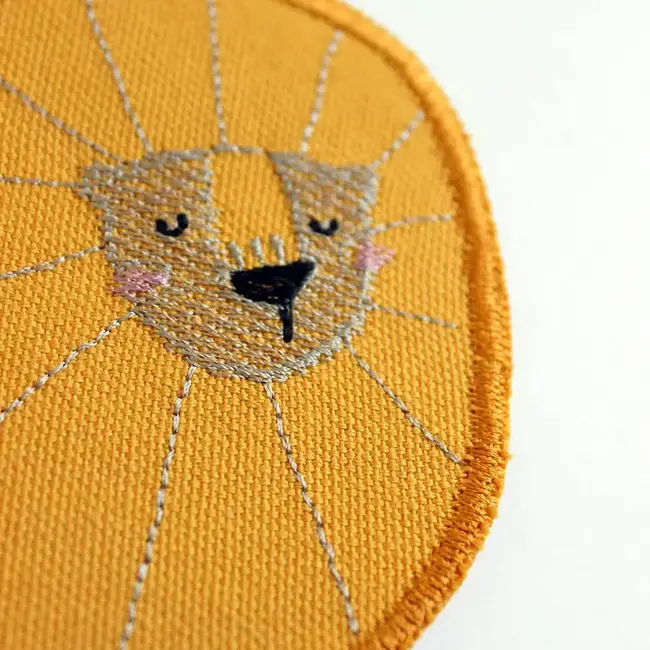 Halfbird Knie patch strijkapplicatie lion