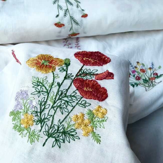 De Stoffenkamer Broderie voile katoen - flowers
