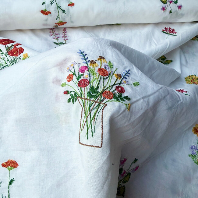 De Stoffenkamer Broderie voile katoen - flowers
