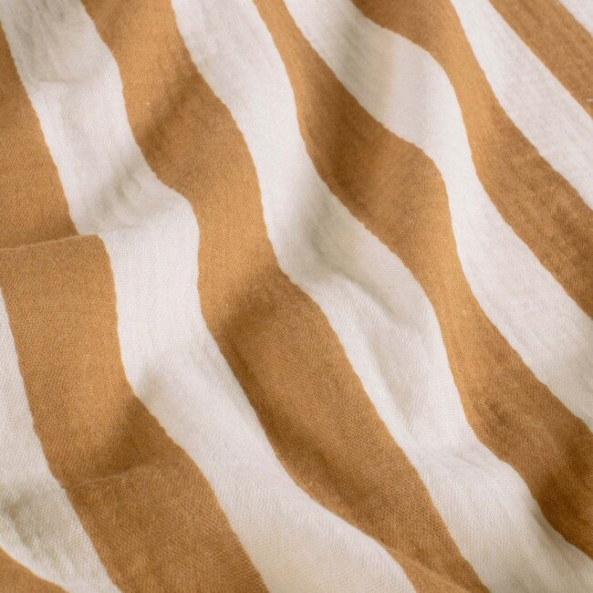 De Stoffenkamer Double gauze tetra - wide stripes caramel